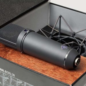 Neumann U87 AI MT Studio Set, with shock mount - Black