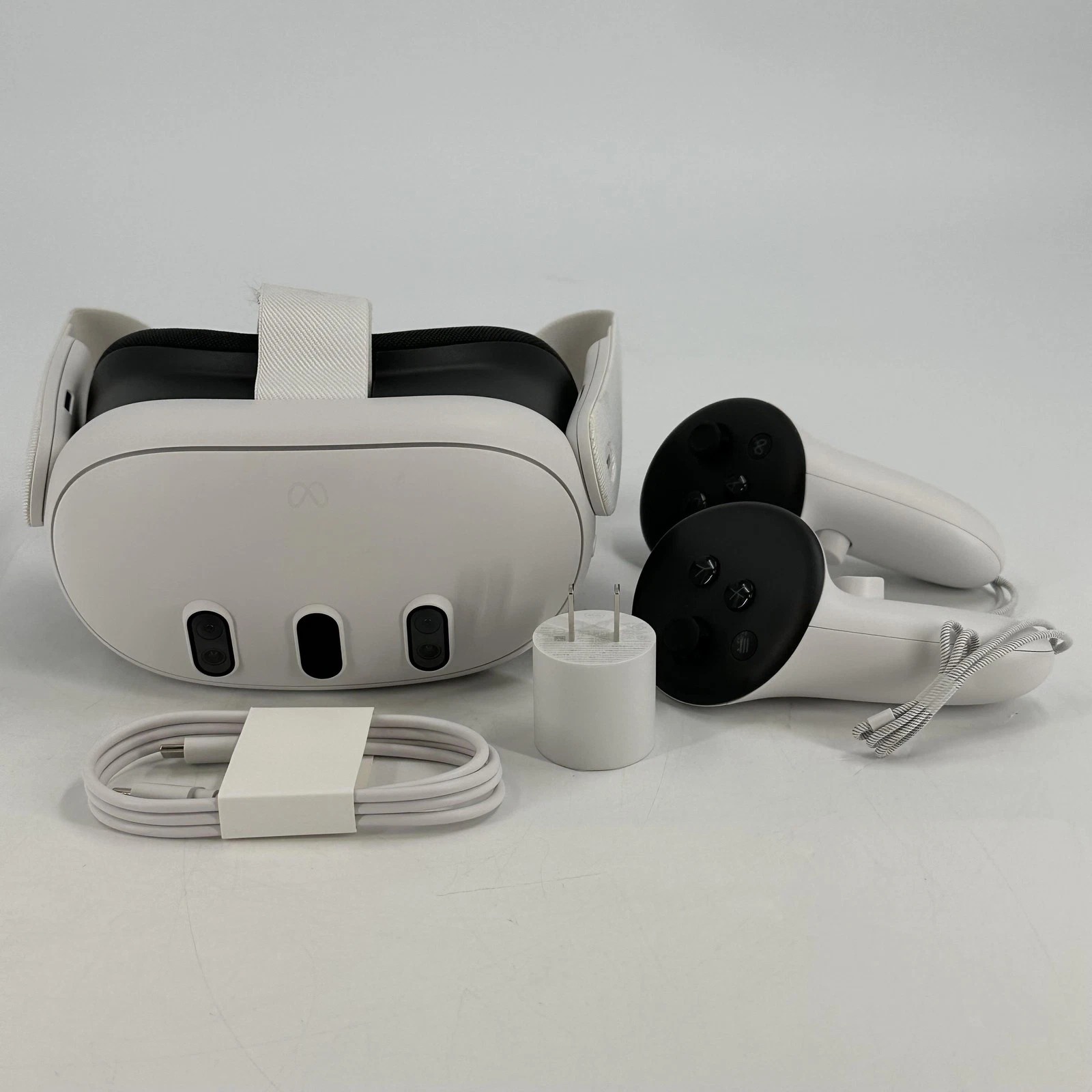 Meta Quest 3 128GB Standalone VR Virtual Reality Gaming Headset & Controllers